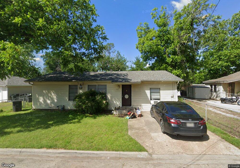213 Stroud St, Cleburne, TX 76033 - photo 1