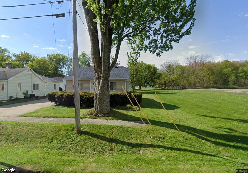 1133 W Scottwood Ave, Flint, MI 48507 - photo 1