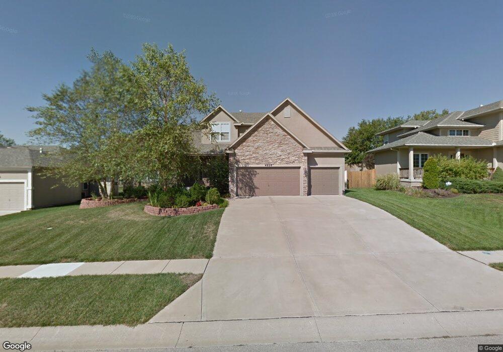 4926 Theden St, Shawnee, KS 66218 - photo 1