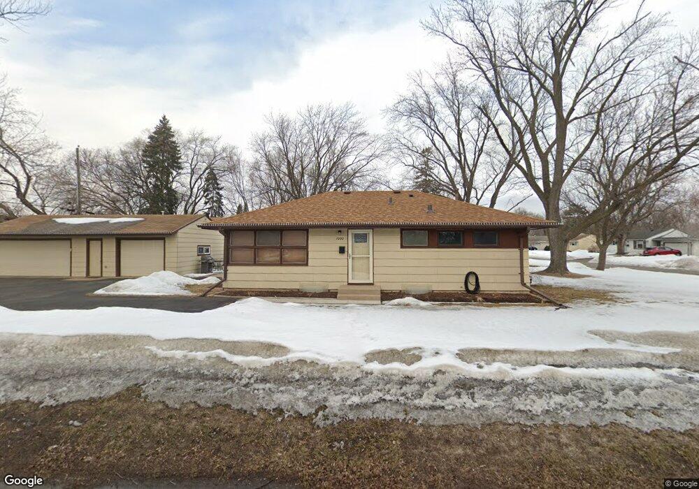 1000 W 82nd St, Bloomington, MN 55420 - photo 1