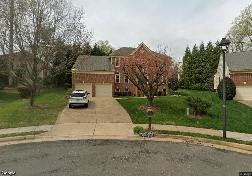 8937 Miller Ln, Vienna, VA 22182 - photo 1