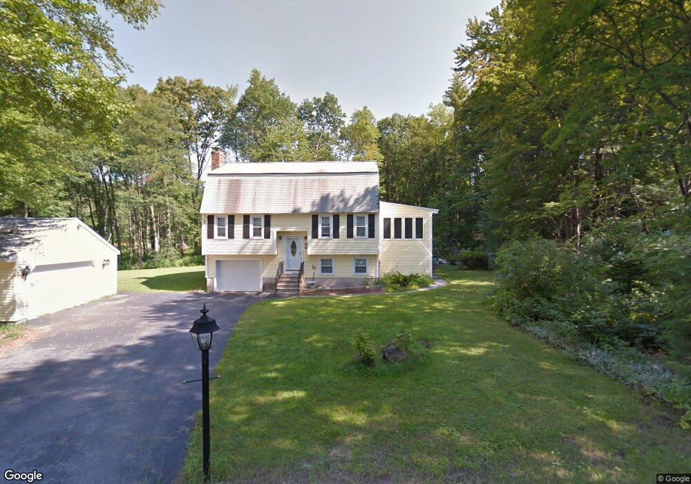 4 Mckinley Ave, Londonderry, NH 03053 - photo 1