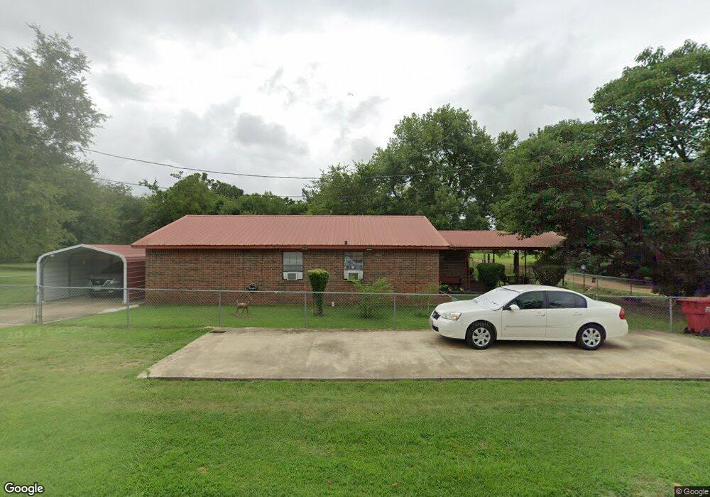 1413 W 1st St, Hugo, OK 74743 - photo 1