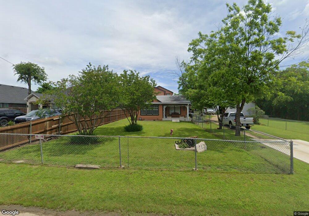 212 Cleveland St, Cleburne, TX 76031 - photo 1