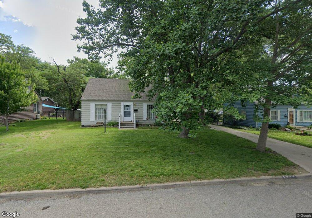 1832 SW Webster Ave, Topeka, KS 66604 - photo 1