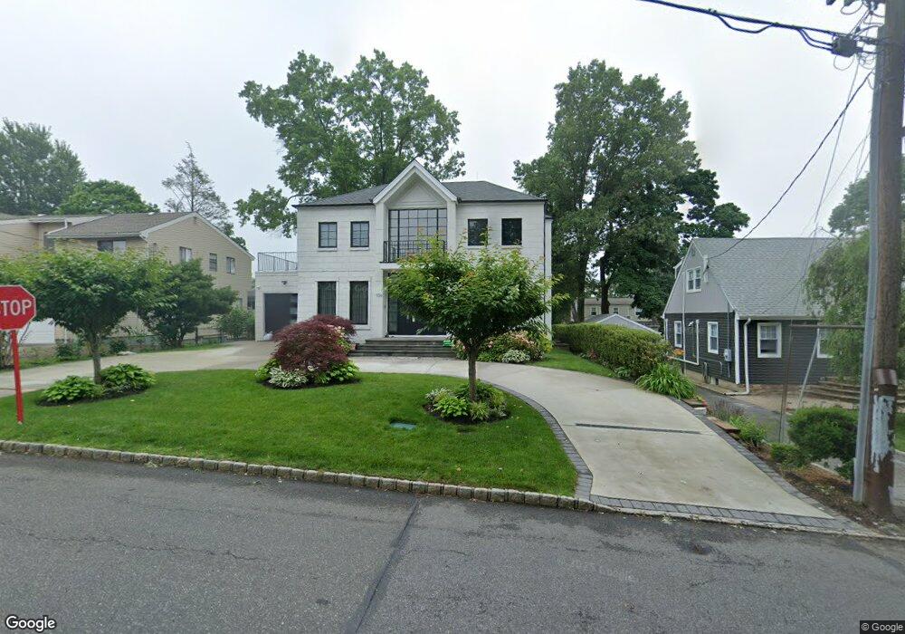 106 Susquehanna Ave, Great Neck, NY 11021 - photo 1