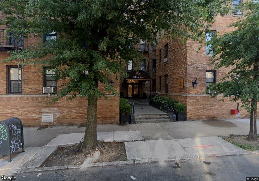 Astoria Lights unit C6, Astoria, NY 11103 - photo 1