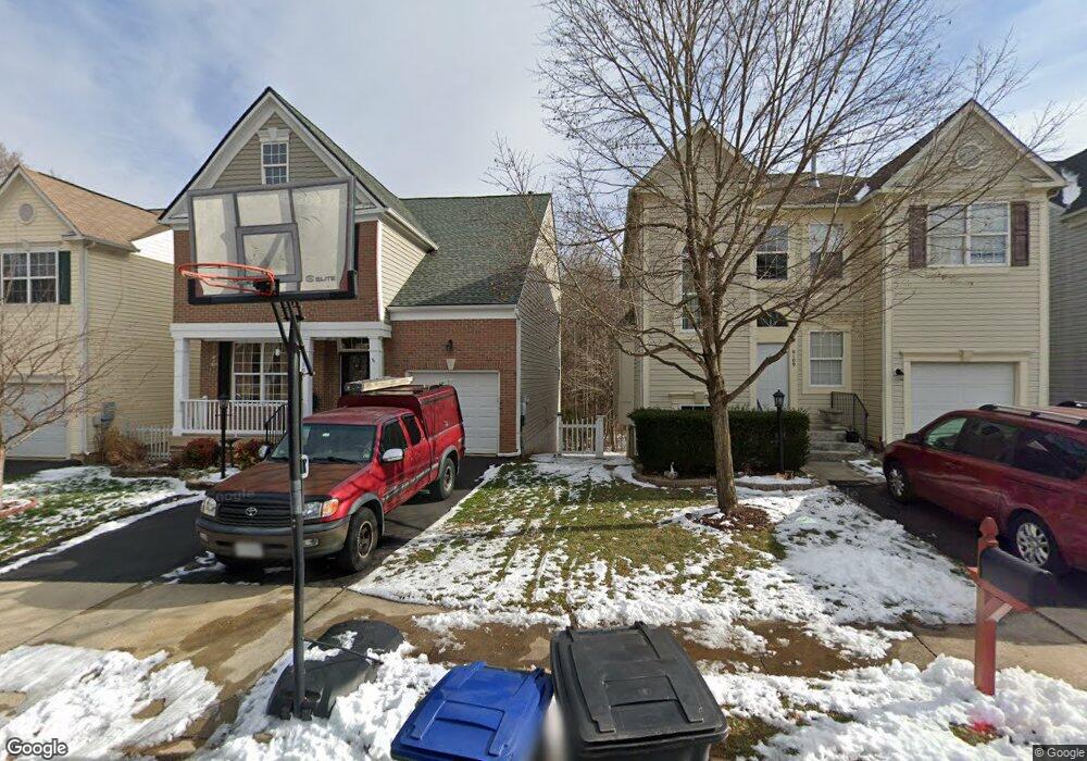 7806 Roseberry Farm Dr, Manassas, VA 20111 - photo 1