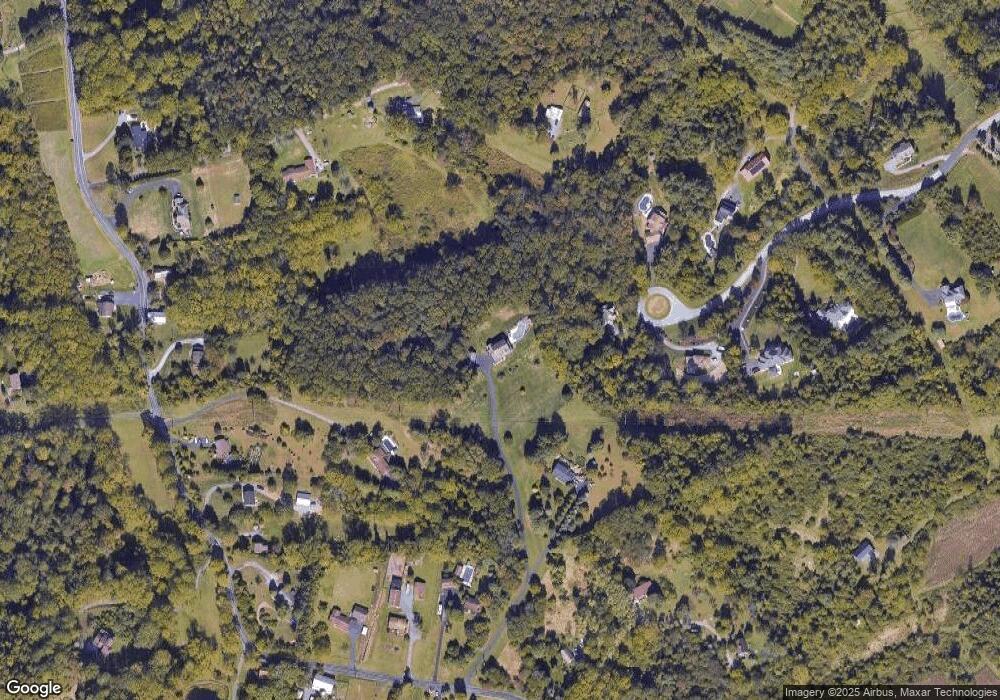 98 Templin Ln, Reading, PA 19608 - photo 1