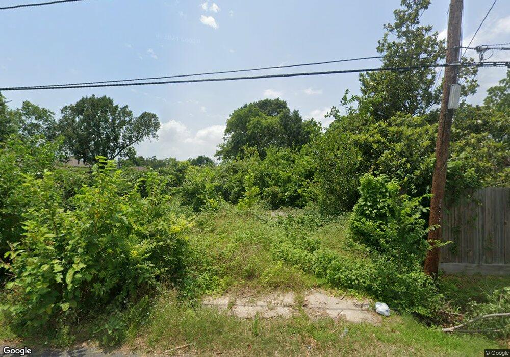 8209 Willow St, Houston, TX 77088 - photo 1