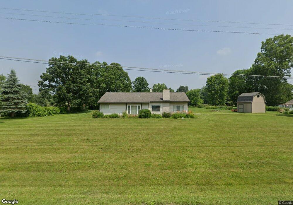 11399 E Richfield Rd, Davison, MI 48423 - photo 1