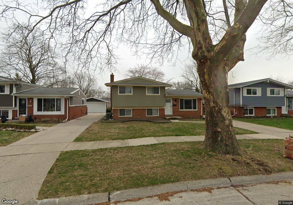 722 Langley Blvd, Clawson, MI 48017 - photo 1