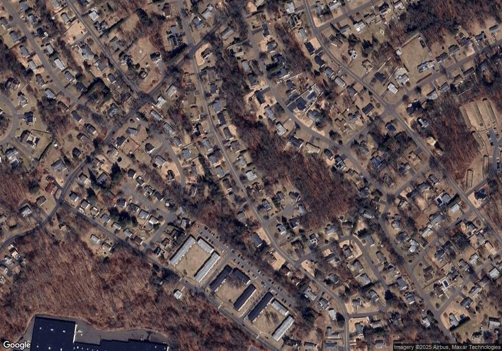 127 Lorann Dr, Naugatuck, CT 06770 - photo 1