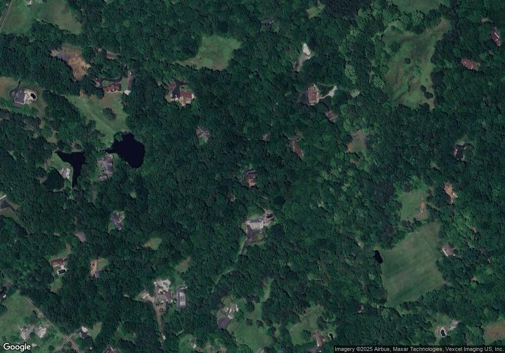 8020 Seven Hills Ct, Clifton, VA 20124 - photo 1