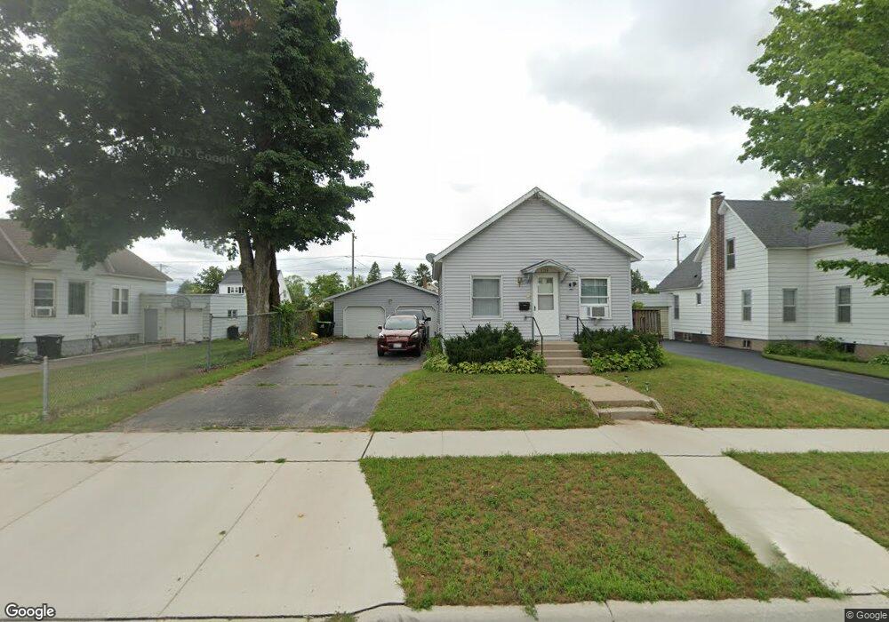 1708 16th Ave, Menominee, MI 49858 - photo 1