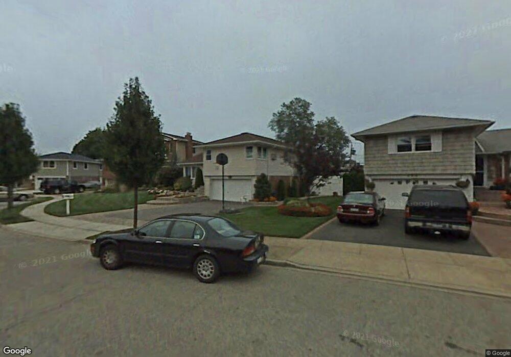 447 Charles Ln, Wantagh, NY 11793 - photo 1