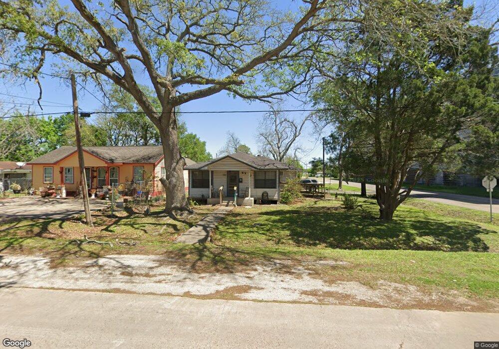 1521 Avenue L, Bay City, TX 77414 - photo 1