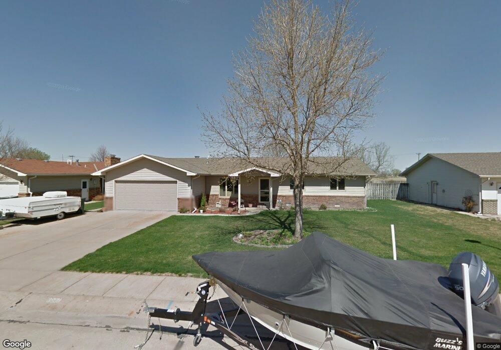 3921 W Redwood Dr, North Platte, NE 69101 - photo 1