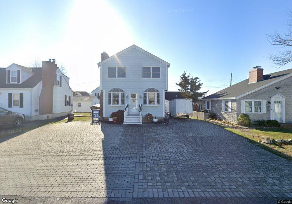 16 Nashua St, Seabrook, NH 03874 - photo 1