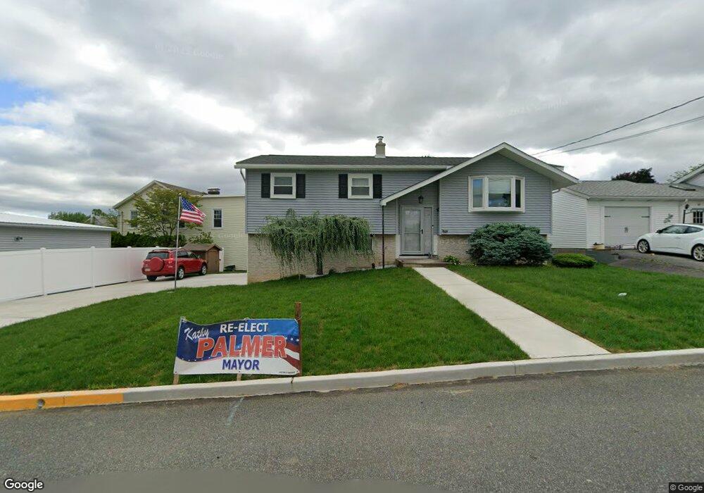 227 Walnut St, Alburtis, PA 18011 - photo 1