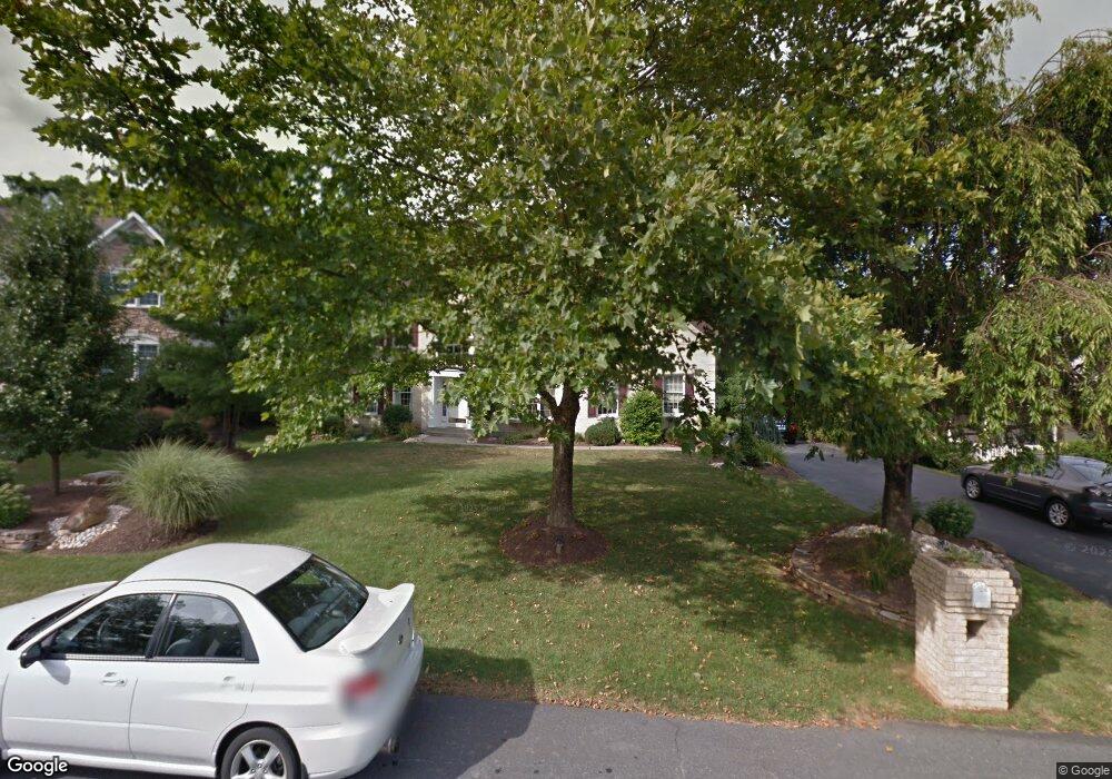 6071 Domarray St, Coopersburg, PA 18036 - photo 1