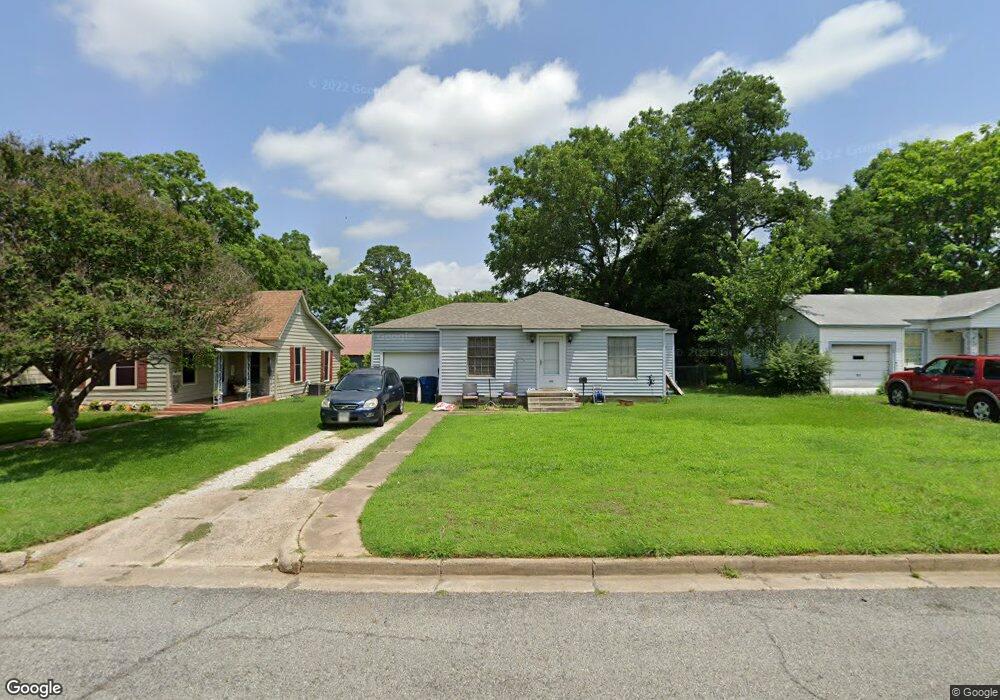 1323 W Day St, Denison, TX 75020 - photo 1