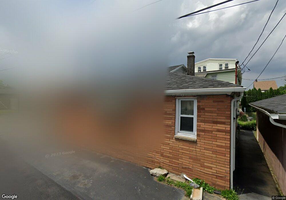 418 Carleton Ave, Hazleton, PA 18201 - photo 1