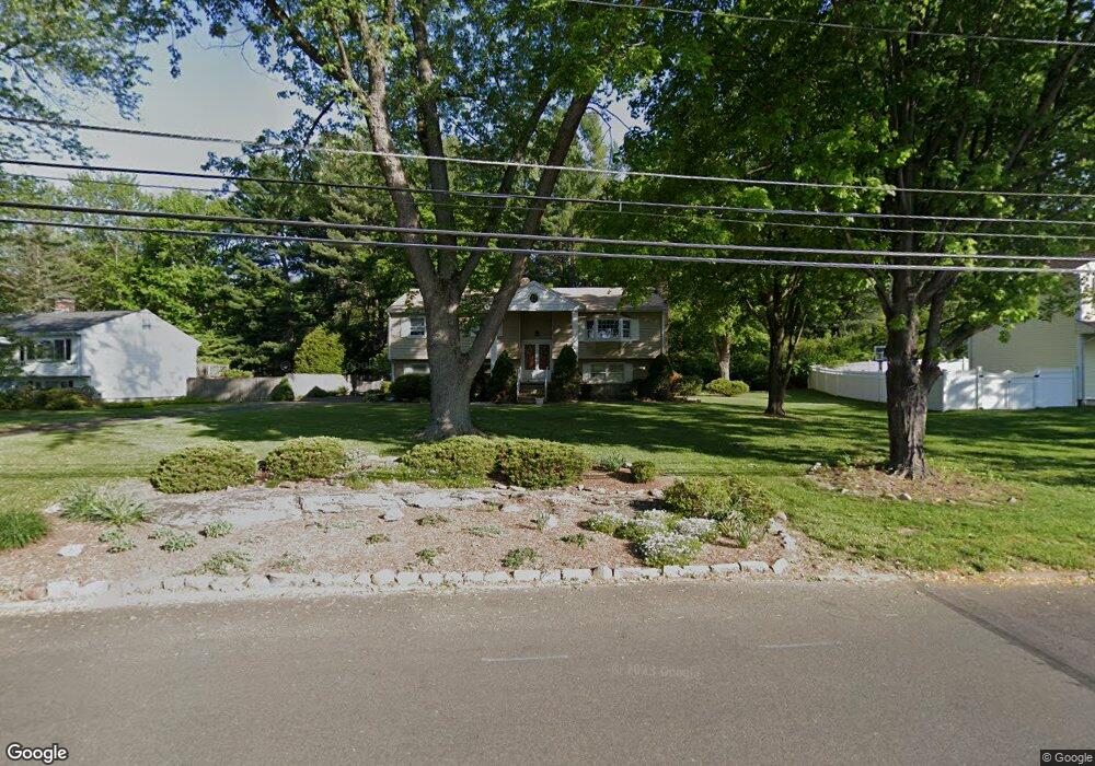 321 Nepas Rd, Fairfield, CT 06825 - photo 1