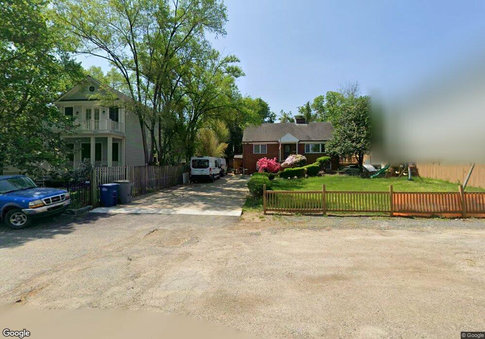 2921 Preston Ave, Alexandria, VA 22306 - photo 1