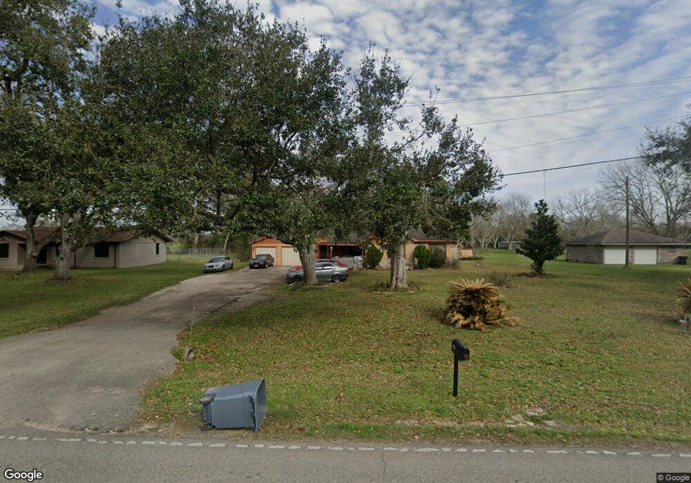 105 Fairway Dr, Alvin, TX 77511 - photo 1