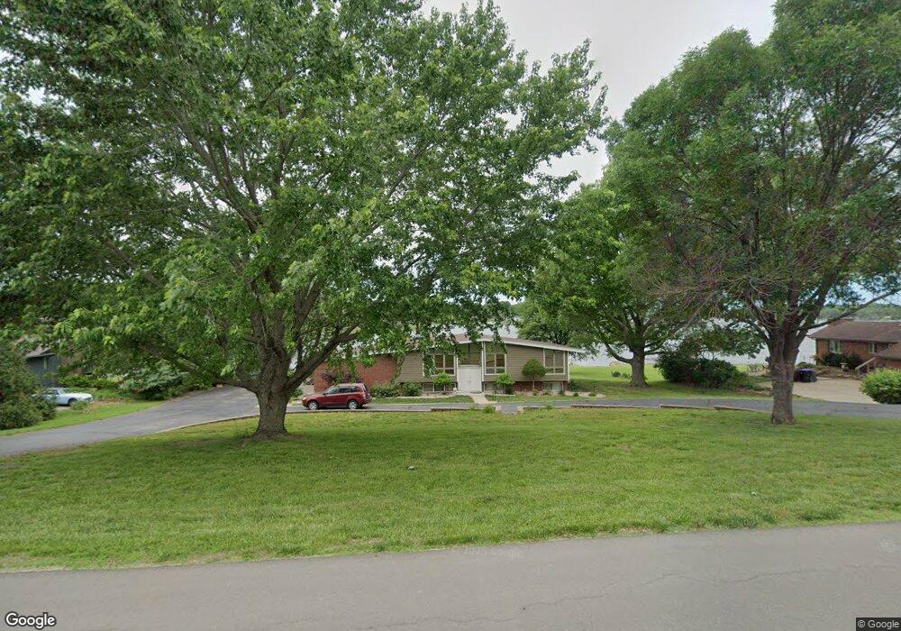 3831 SW Chelmsford Rd, Topeka, KS 66610 - photo 1