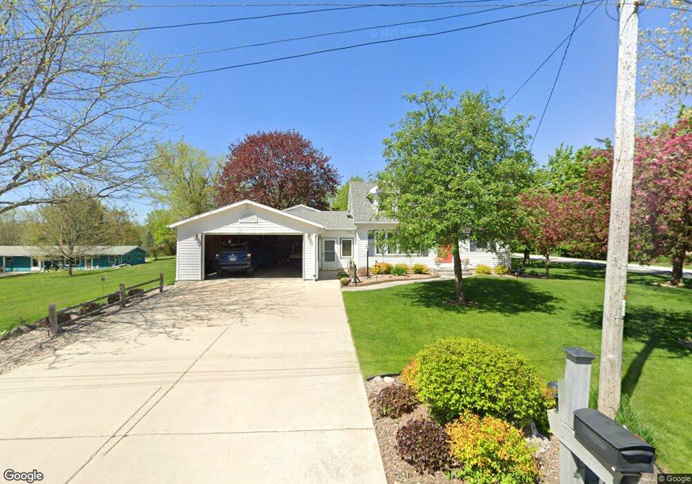 5178 Hill Top Rd, Fitchburg, WI 53711 - photo 1