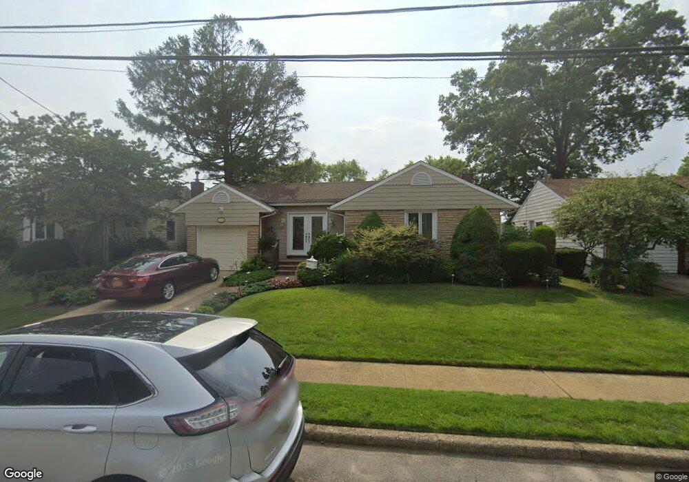 2236 Merokee Place, Bellmore, NY 11710 - photo 1