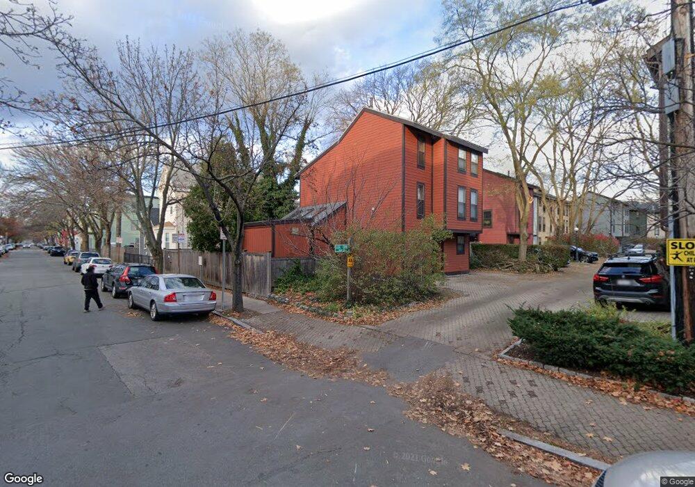 1 Lilac Ct, Cambridge, MA 02141 - photo 1