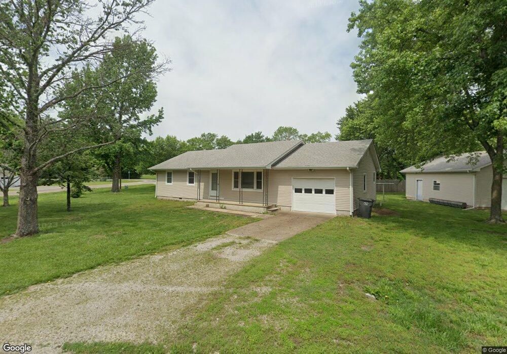110 S Traster St, Altamont, KS 67330 - photo 1
