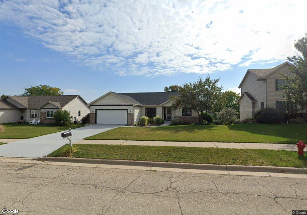 470 Oakwood Dr, Oregon, WI 53575 - photo 1