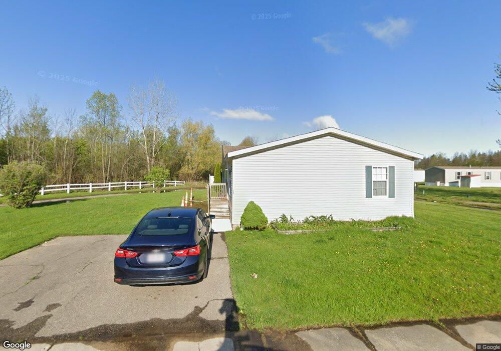 72 Feather Ct, Flint, MI 48507 - photo 1