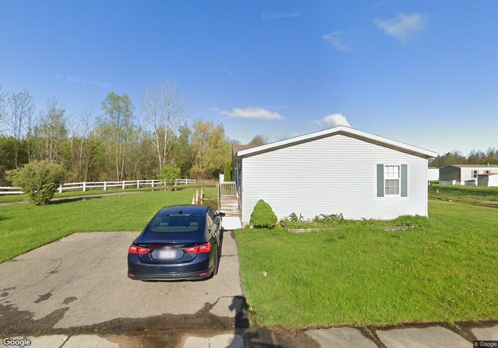 76 Feather Ct, Flint, MI 48507 - photo 1