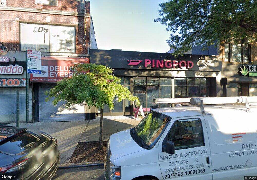 3018 Steinway St, Long Island City, NY 11103 - photo 1