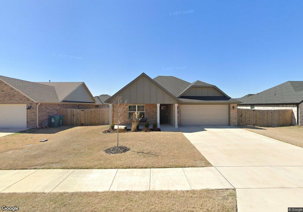 1025 Sugar Pine St, Tontitown, AR 72762 - photo 1