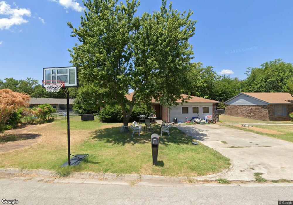 1103 N Taylor St, Gainesville, TX 76240 - photo 1