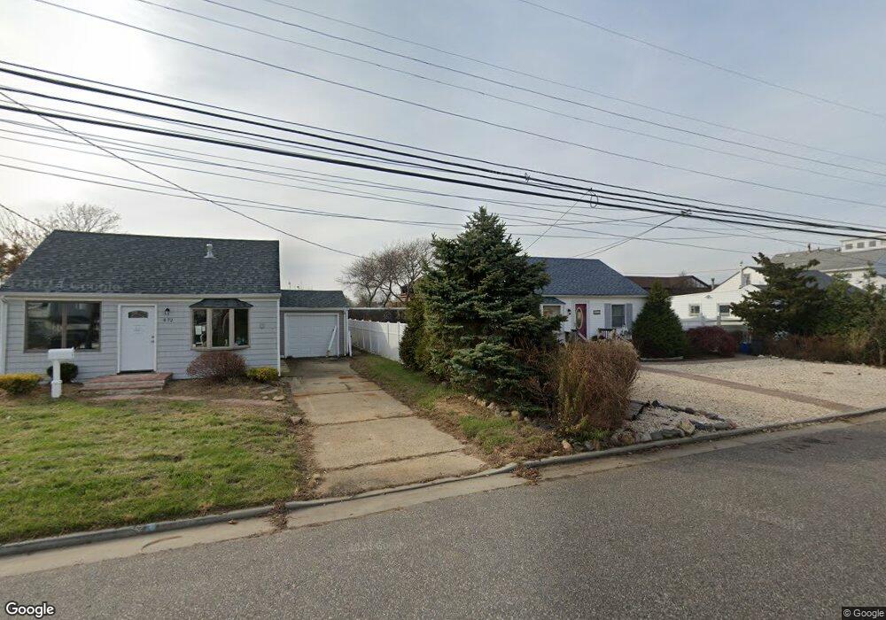 473 Mariners Way, Copiague, NY 11726 - photo 1