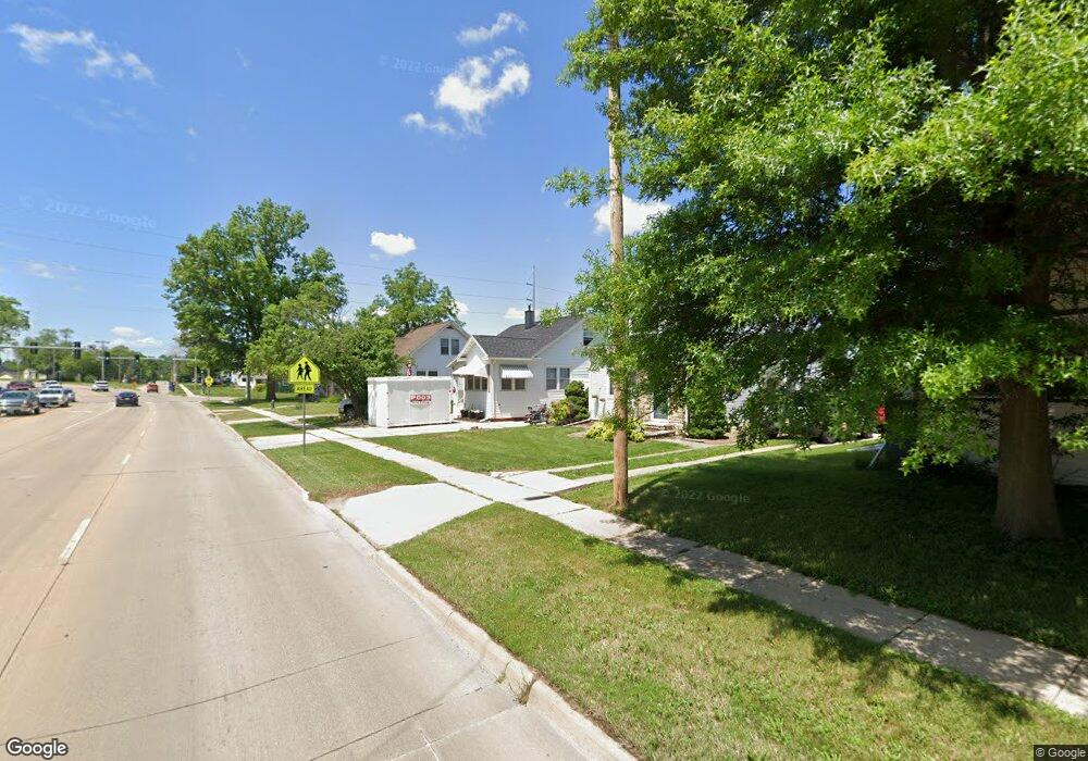 1726 1st Ave NW, Cedar Rapids, IA 52405 - photo 1