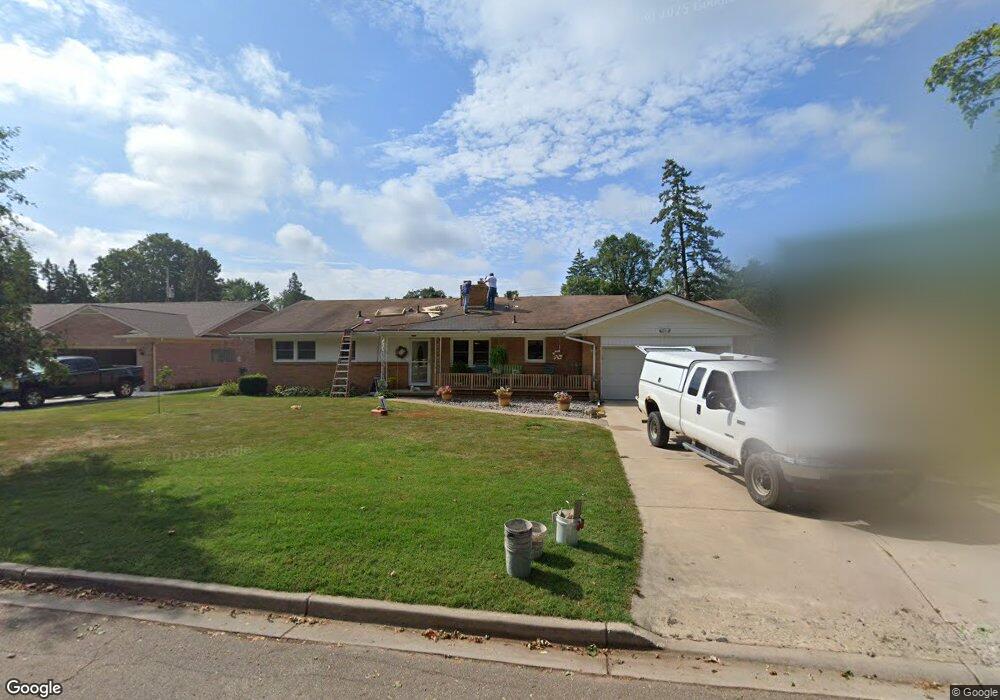 2923 N Cambridge Rd, Lansing, MI 48911 - photo 1