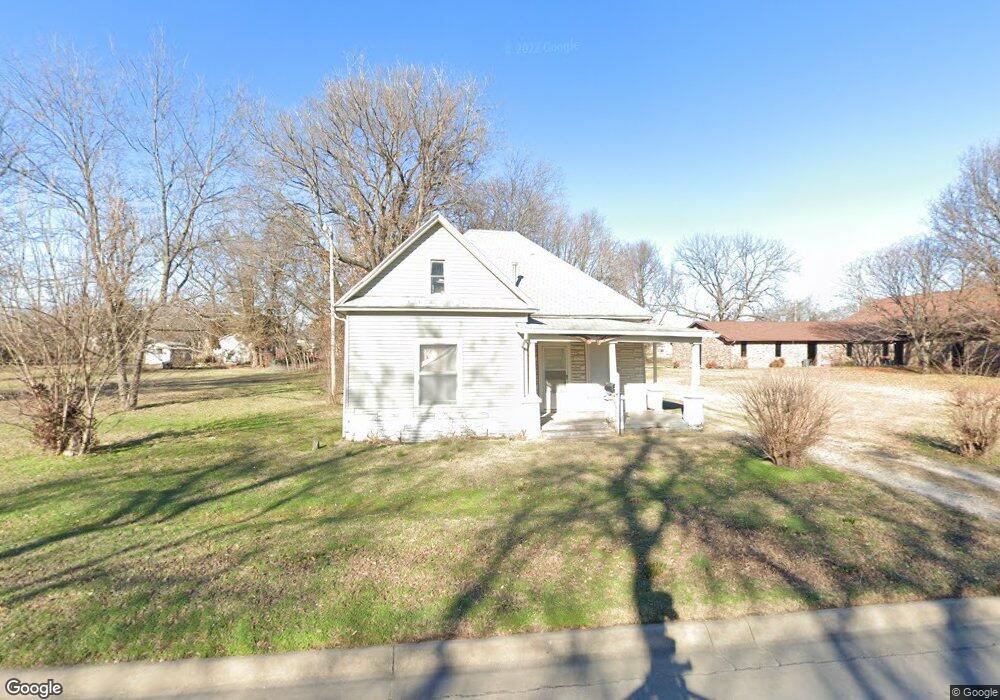 2217 Appleton Ave, Parsons, KS 67357 - photo 1