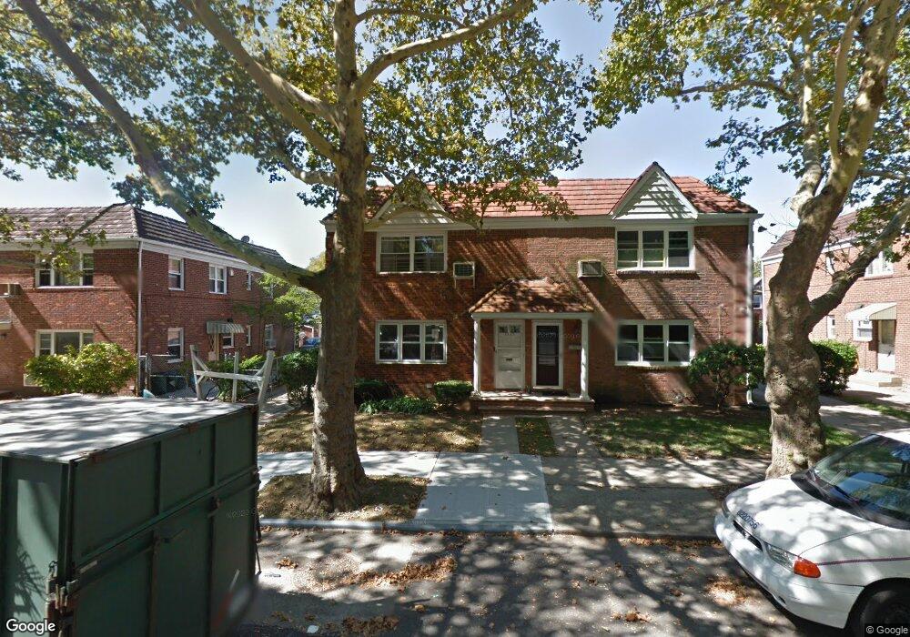 7312 199th St, Fresh Meadows, NY 11366 - photo 1