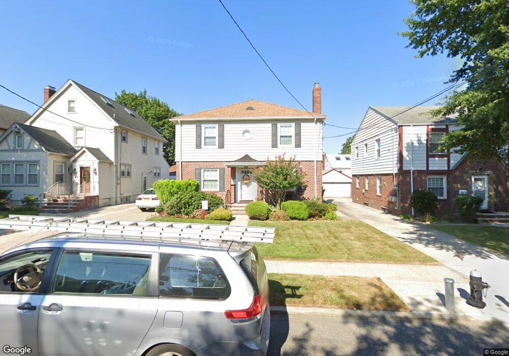 3222 170th St, Flushing, NY 11358 - photo 1