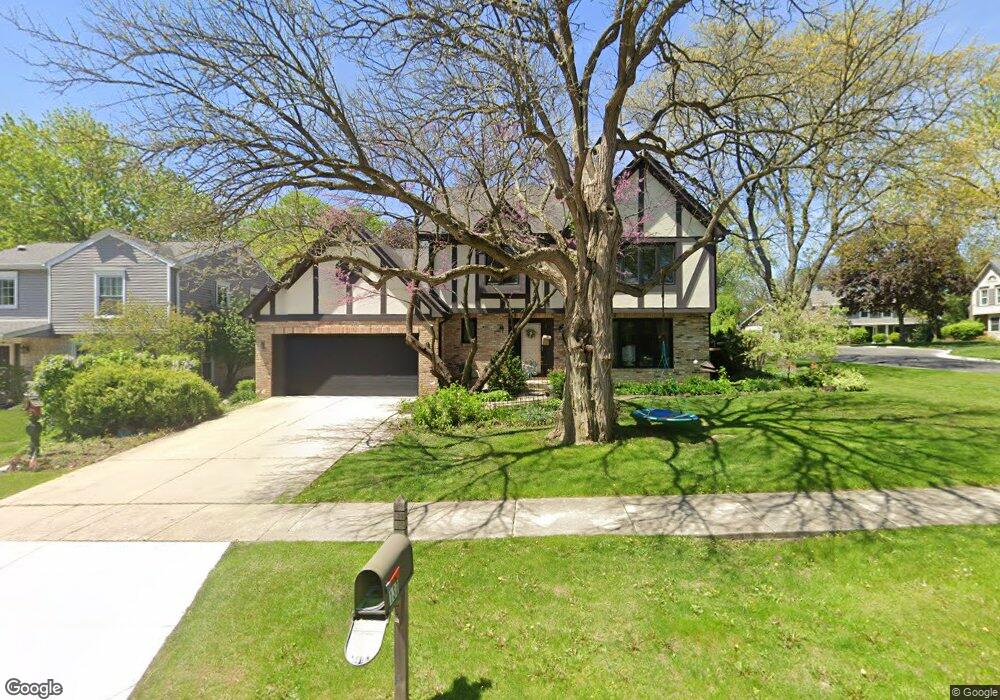 130 White Oak Dr, Wheaton, IL 60187 - photo 1