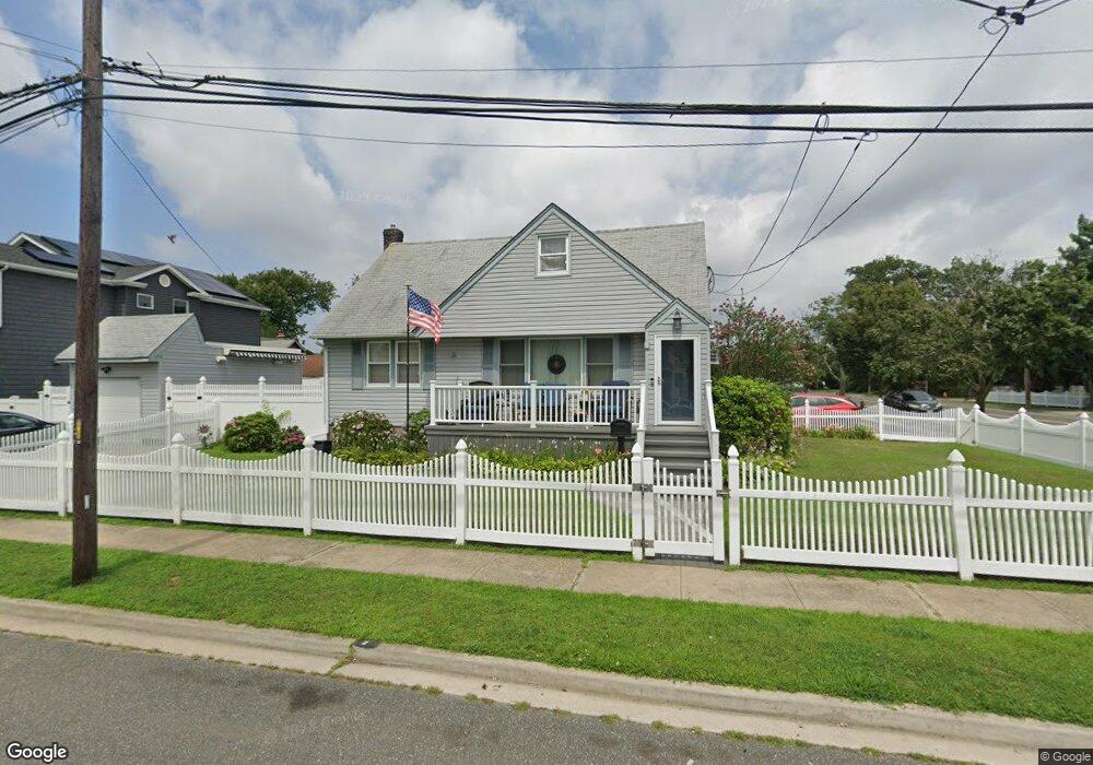 2 Laurel St, Merrick, NY 11566 - photo 1