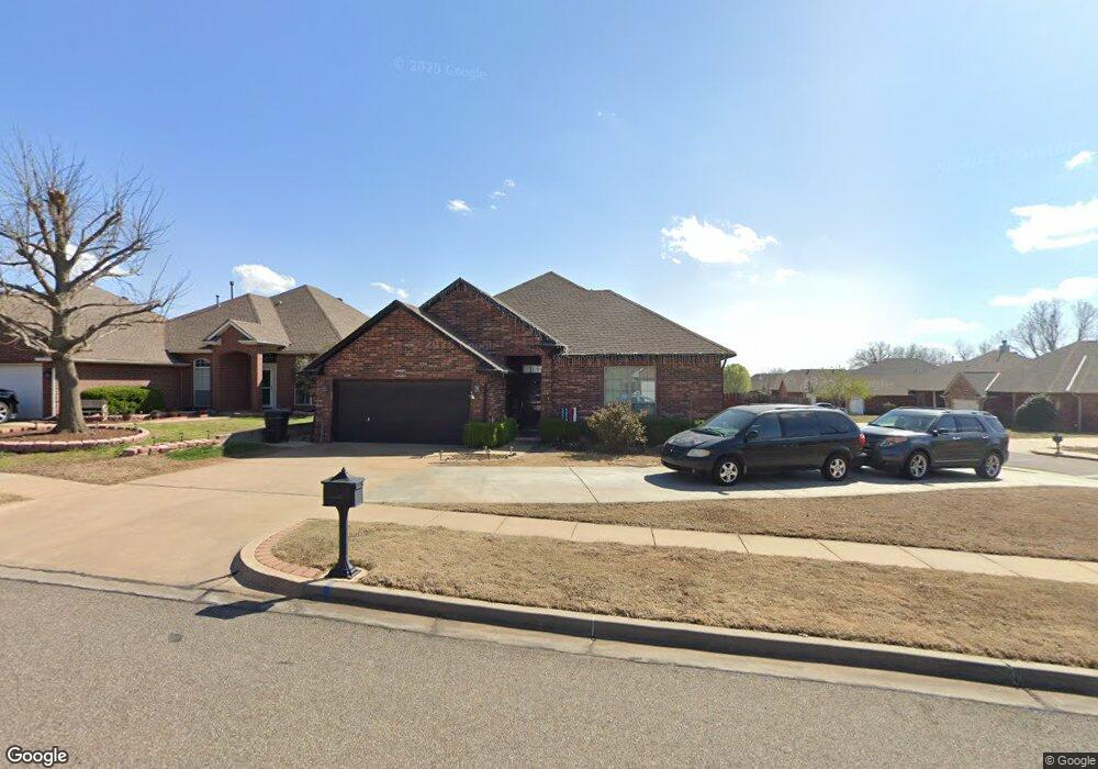 1800 NE 11th Cir, Moore, OK 73160 - photo 1